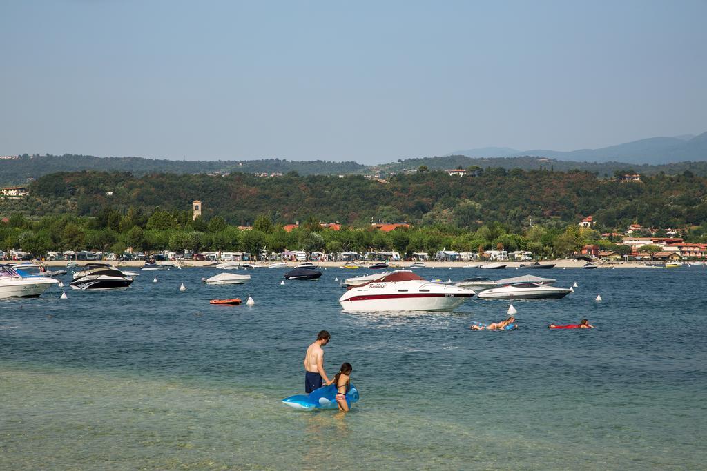 Camping La Rocca Manerba del Garda Ngoại thất bức ảnh
