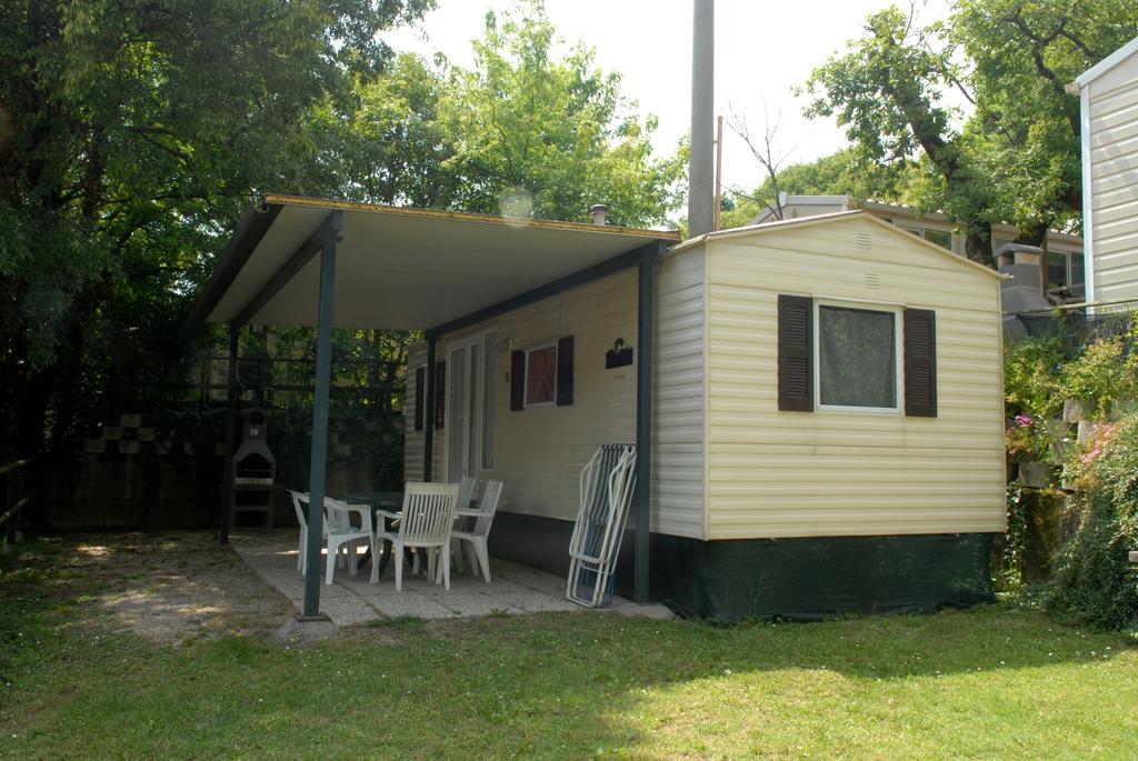 Camping La Rocca Manerba del Garda Ngoại thất bức ảnh