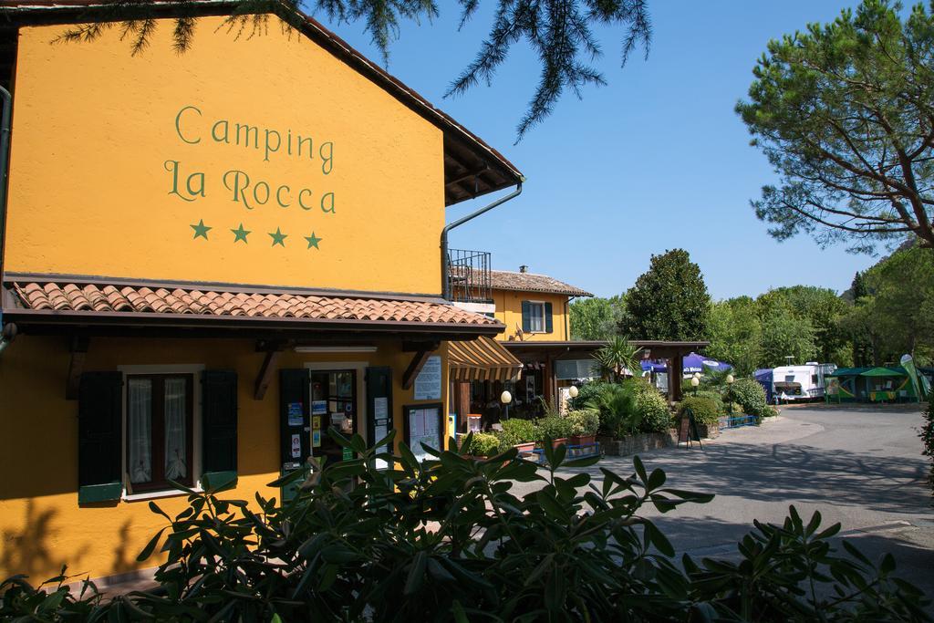 Camping La Rocca Manerba del Garda Ngoại thất bức ảnh