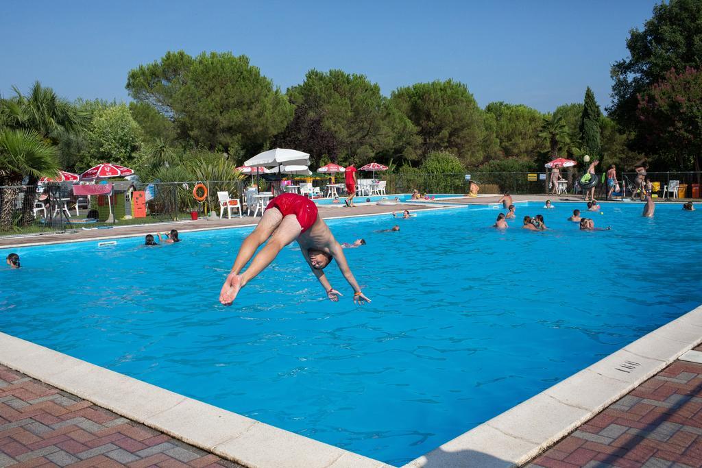 Camping La Rocca Manerba del Garda Ngoại thất bức ảnh