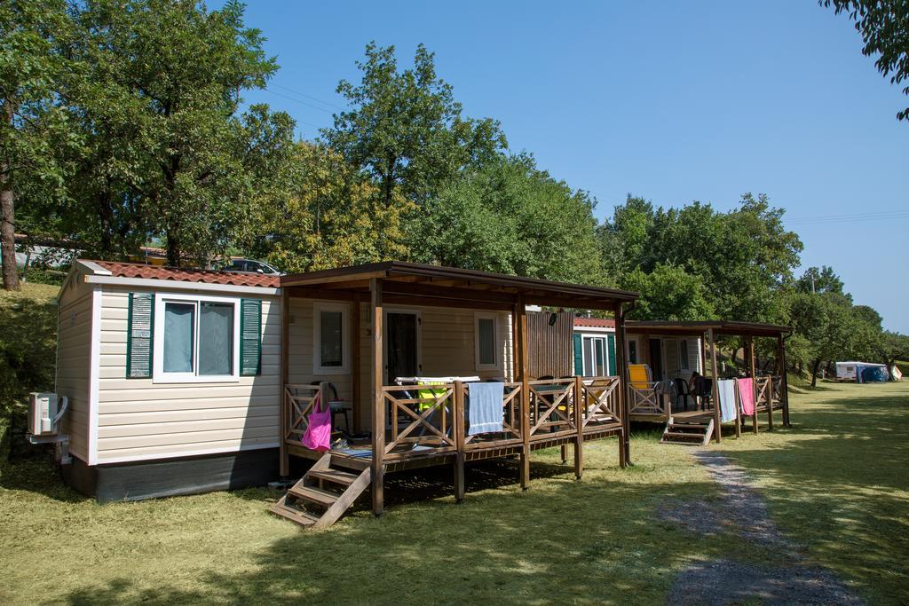 Camping La Rocca Manerba del Garda Ngoại thất bức ảnh