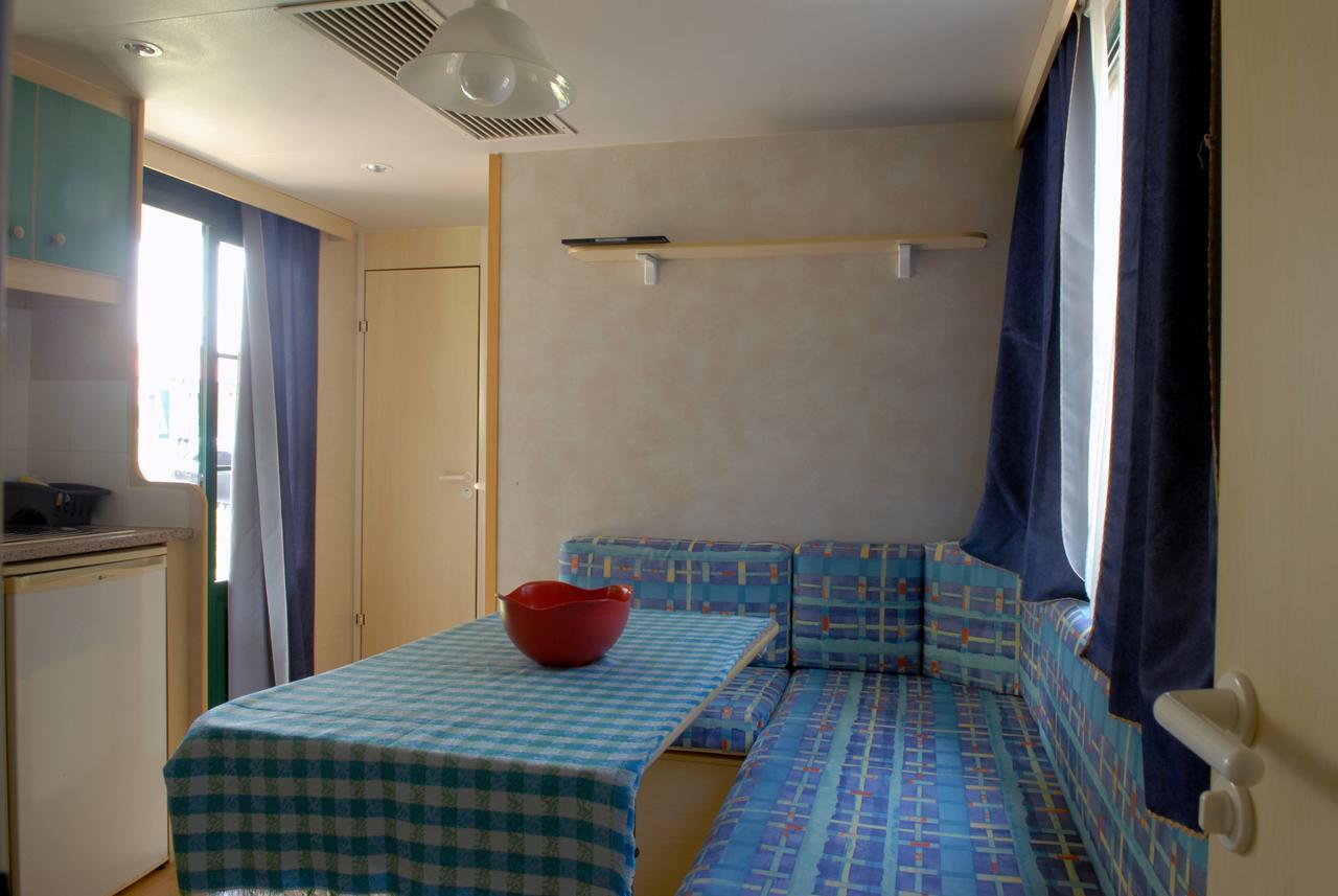 Camping La Rocca Manerba del Garda Ngoại thất bức ảnh