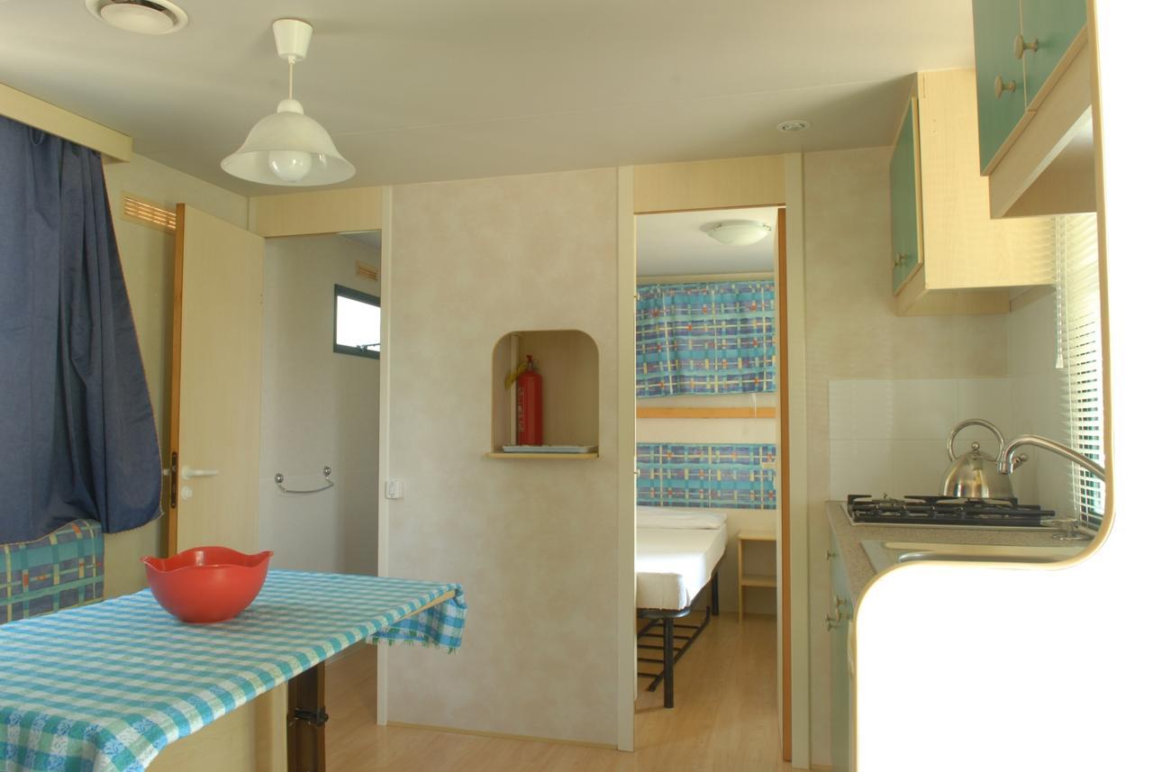 Camping La Rocca Manerba del Garda Ngoại thất bức ảnh
