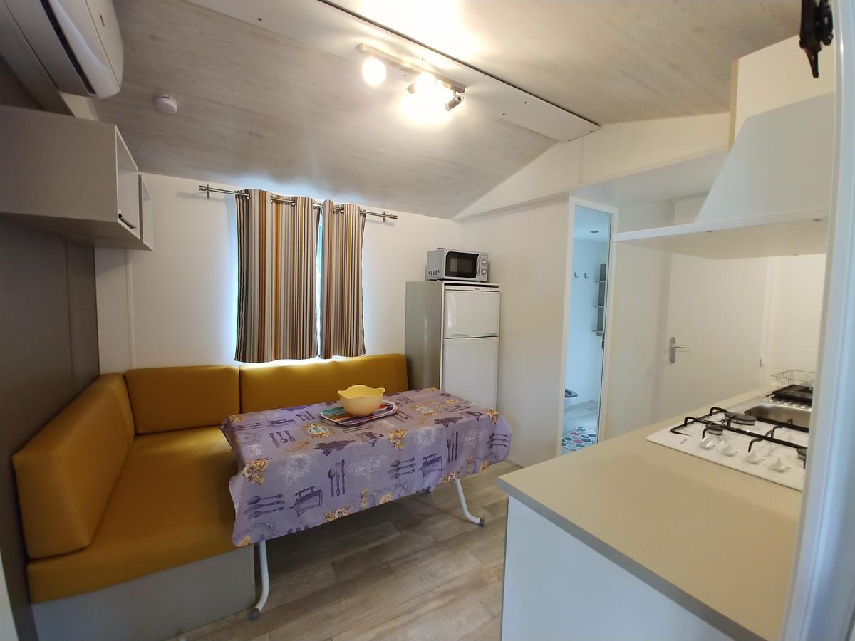 Camping La Rocca Manerba del Garda Ngoại thất bức ảnh