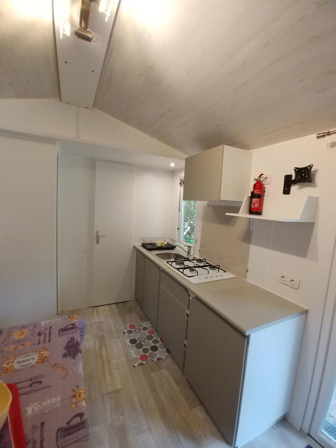Camping La Rocca Manerba del Garda Ngoại thất bức ảnh